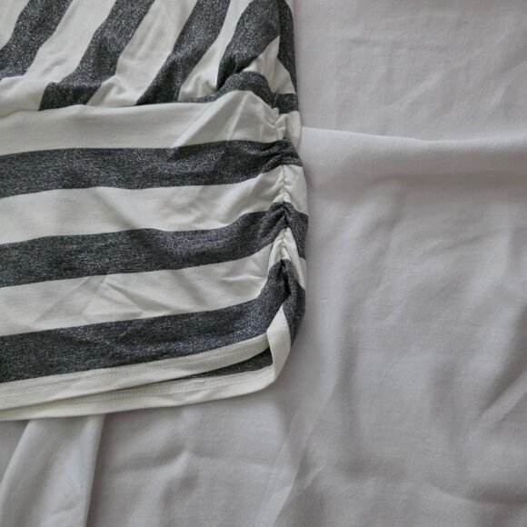 White House Black Market gray/metallic and white chevron 3/4 sleeve top - Picture 3 of 4